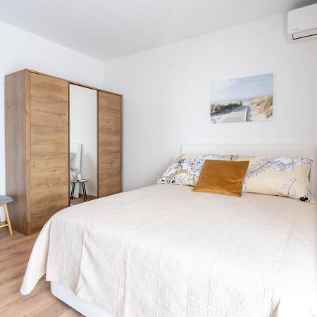 Alto 1 Studio Apartment โรวีน ภายนอก รูปภาพ