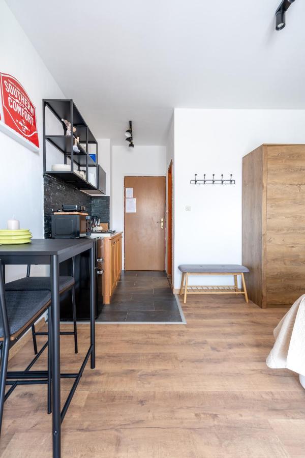 Alto 1 Studio Apartment โรวีน ภายนอก รูปภาพ