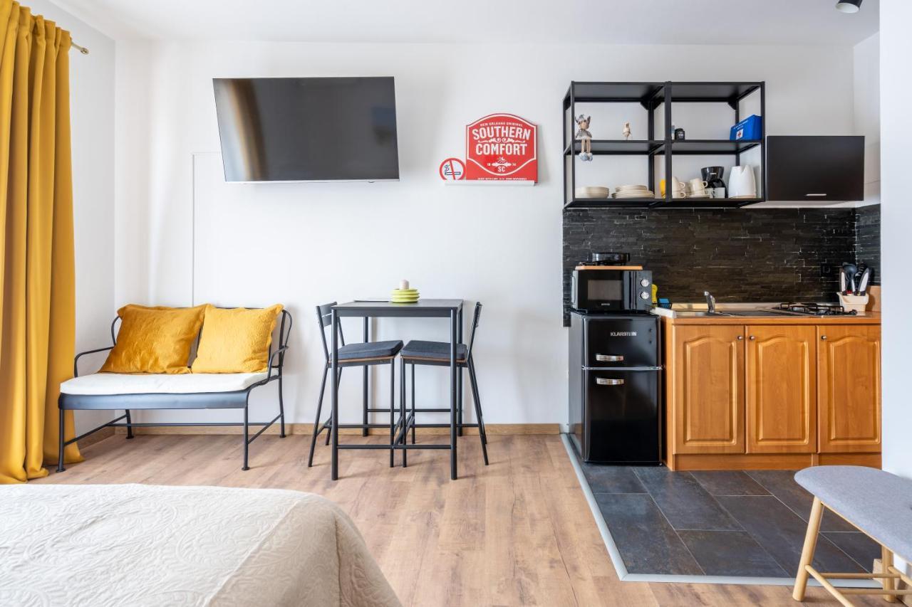 Alto 1 Studio Apartment โรวีน ภายนอก รูปภาพ