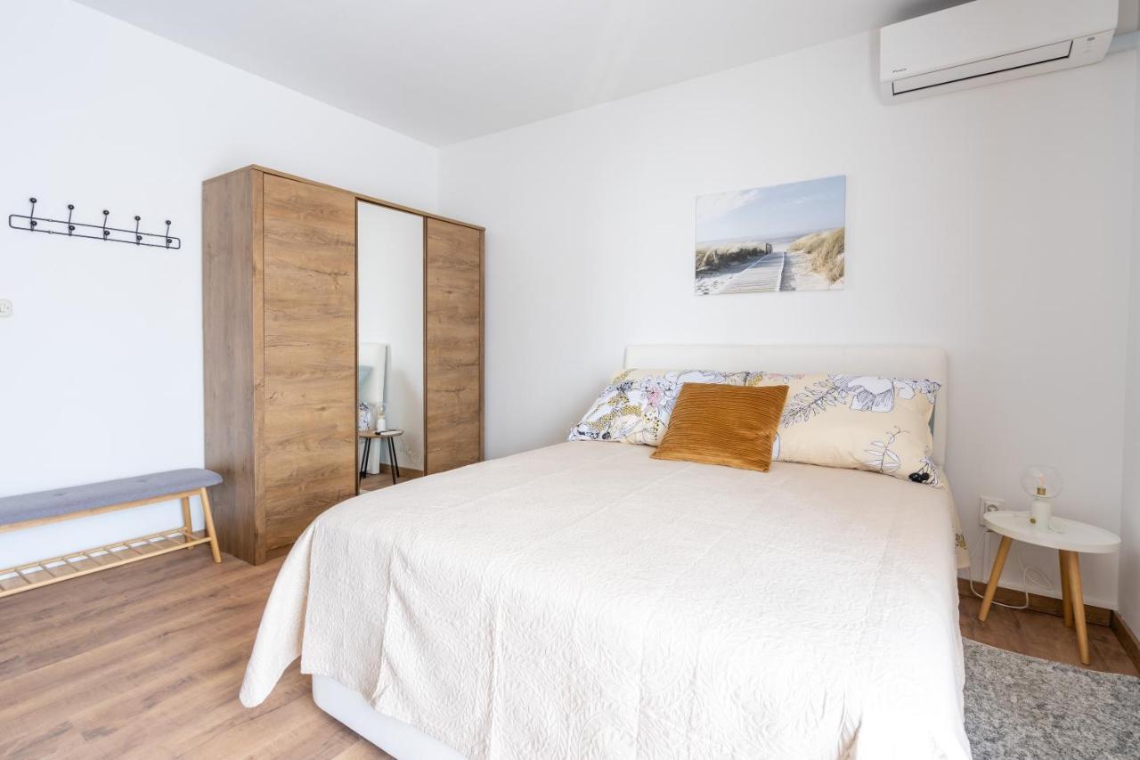 Alto 1 Studio Apartment โรวีน ภายนอก รูปภาพ